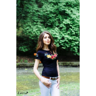 Embroidered t-shirt "Malves on Black" maxi embroidery